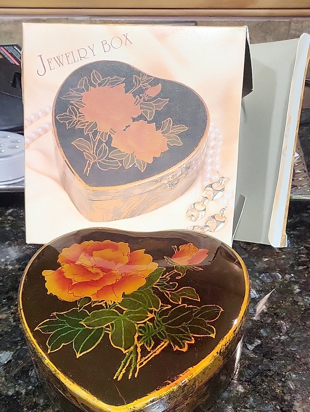 Heart-Shaped Floral Jewelry Box - Black and Gold